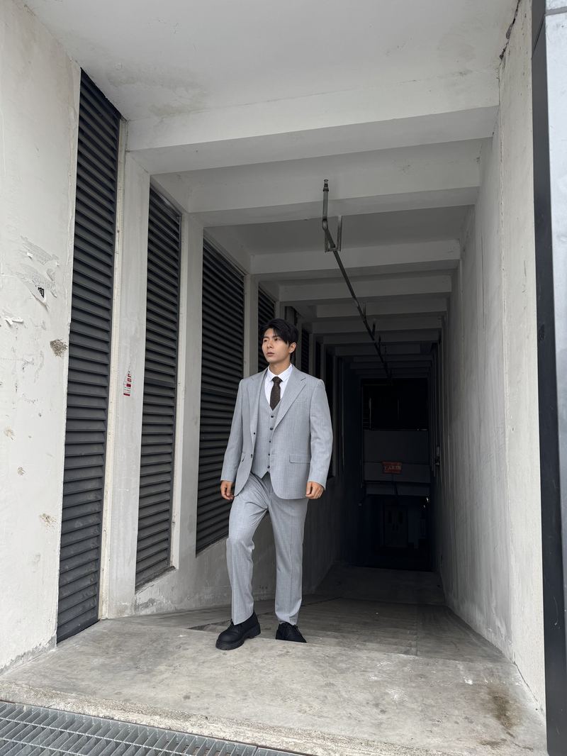 Light Grey Groomsmen Suit Set
